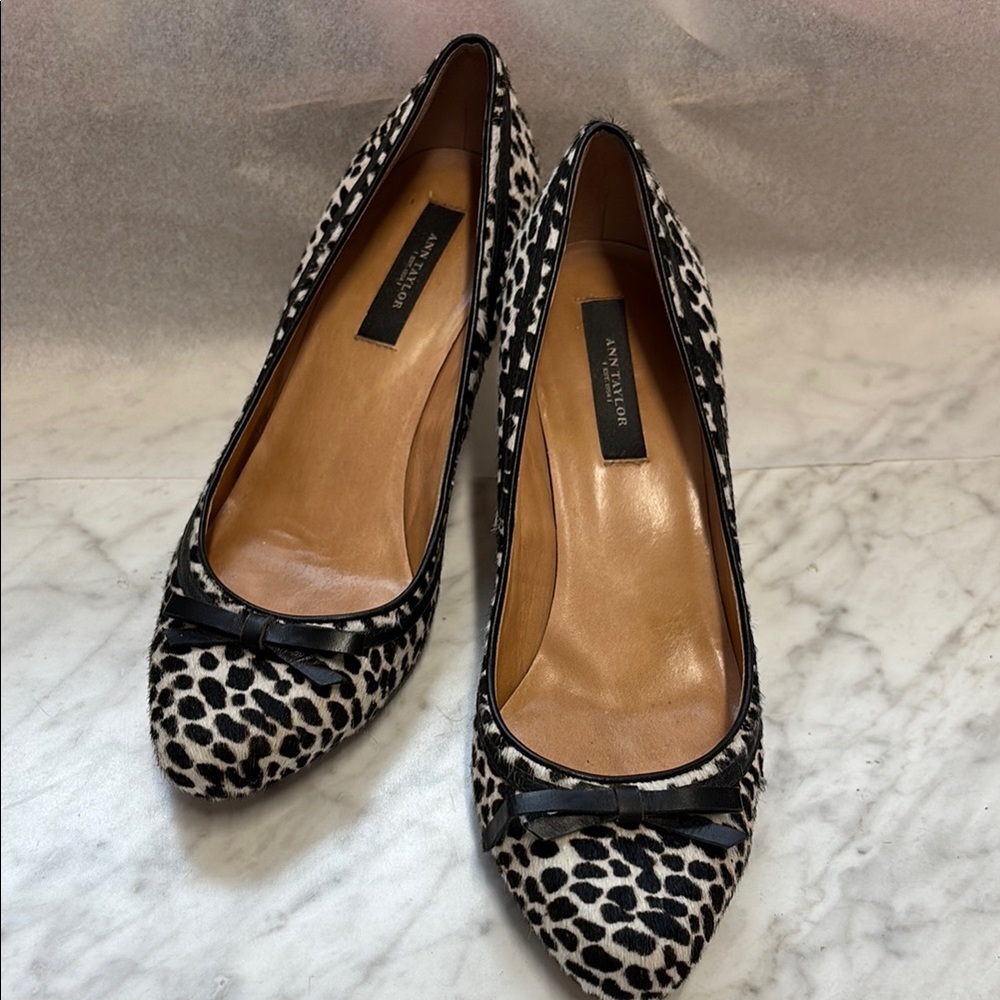 Ann Taylor Black and White Flats with Pointed Toe